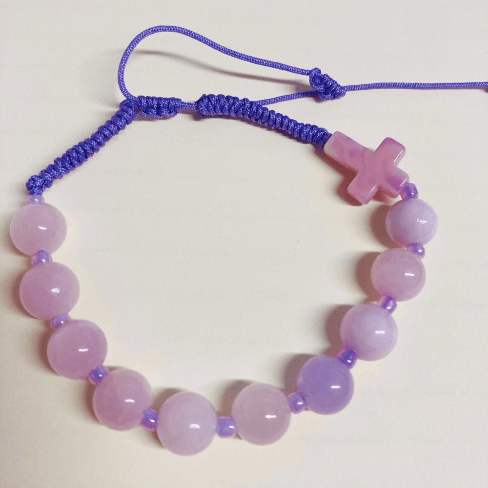 różaniec bransoletka, agat, kolor biały z odcieniem liliowym